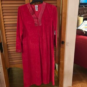 Jaclyn Smith Size Large Robe.   N W T